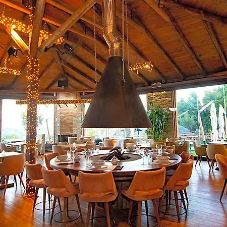 3 Hills Boutique 4*